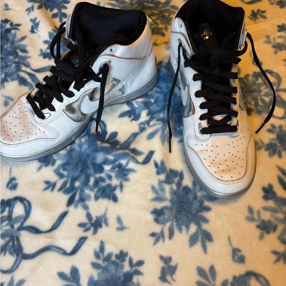 Nike Dunk High SE Chrome (women’s)